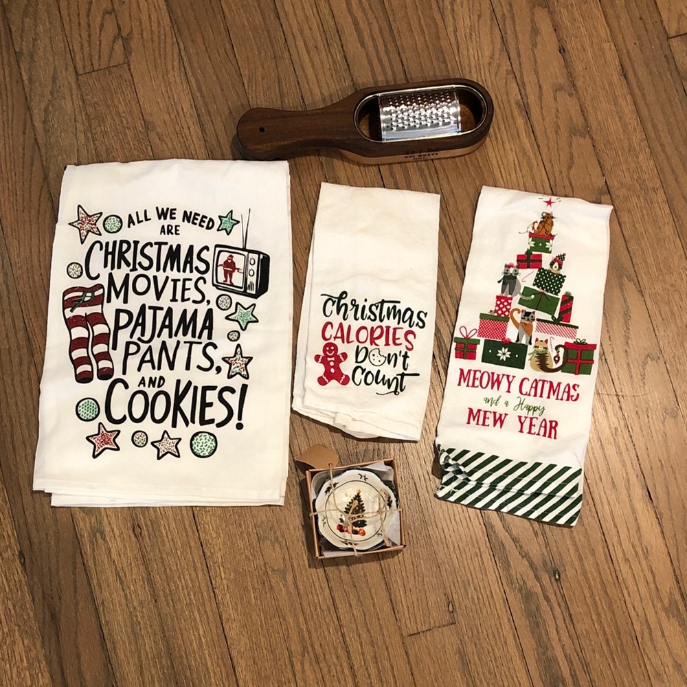 Lot of Festive Christmas Kitchen Towel Set, Ring Dish & Cheese Grater